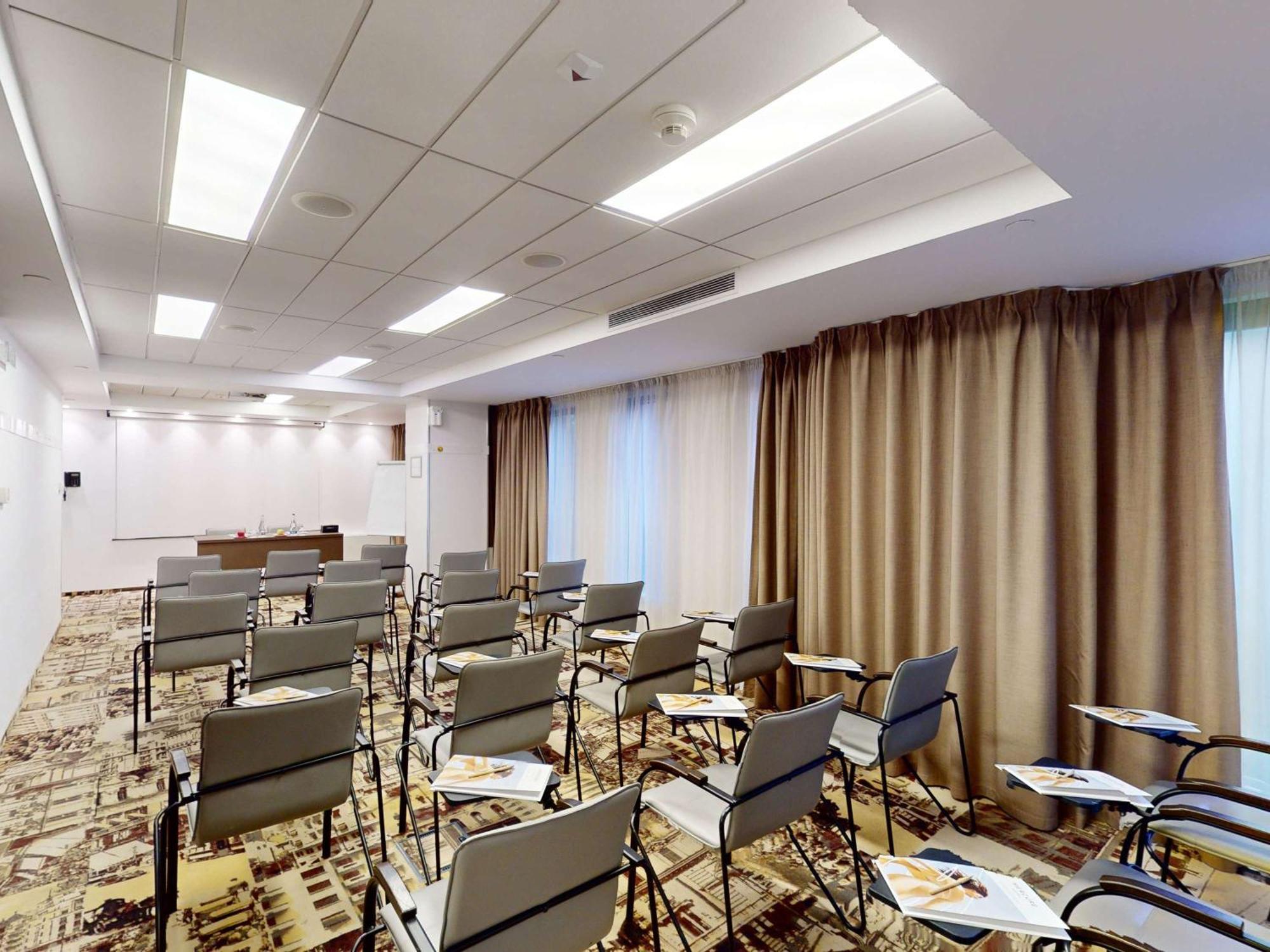 เมอร์เคียว บูคาเรสต์ ซิตี้ เซ็นเตอร์ Hotel ภายนอก รูปภาพ